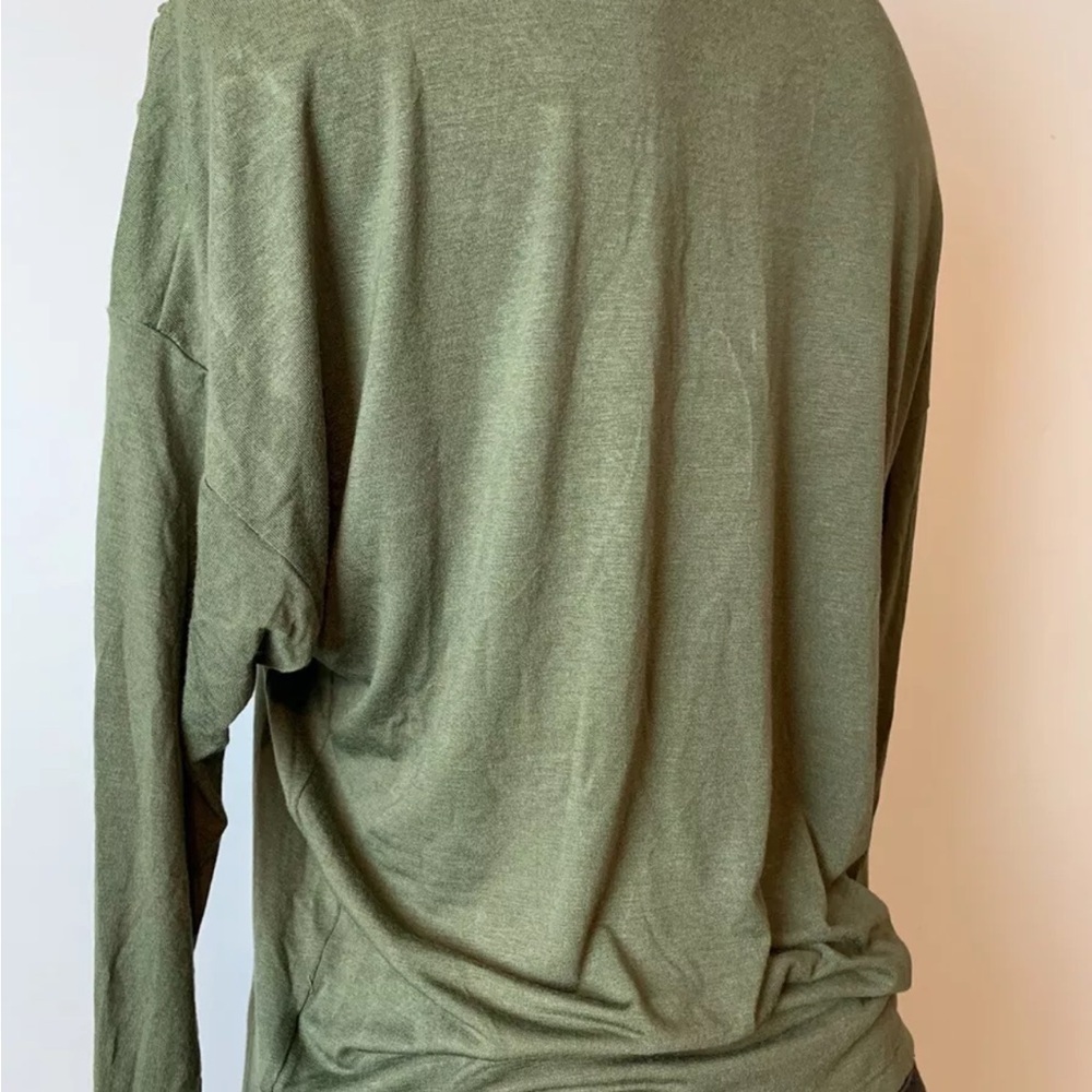Express Women’s Super Soft  3/4 Sleeve Olive Green T Shirt Top In Size SP - Picture 6 of 9